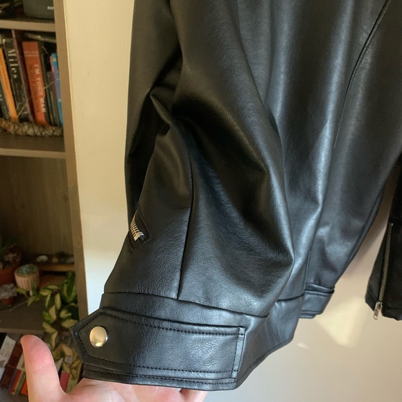 Vegan leather jacket - Picture 5 of 5